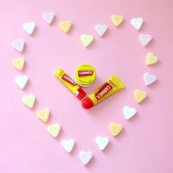 Vaseline® Carmex Lip Balm Classic Original 10 G Tube - VSCO Girls Producten - Lippenbalsem 5 Vaseline® Carmex Lip Balm Classic Original 10 G Tube - VSCO Girls Producten - Lippenbalsem -Cosmetica Promotiewinkel 1200x1198 21