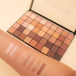 Makeup Revolution - Maxi Reloaded Palette - Nudes - Oogschaduw -Cosmetica Promotiewinkel 1200x1200 1055