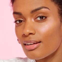 L’Oréal Paris 01 Iconoc Glow Highlighter - Poeder Highlighter - 9 Gr. -Cosmetica Promotiewinkel 1200x1200 3608