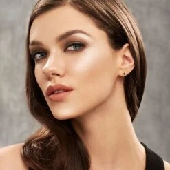 Maybelline Master Studio Strobing Highlighter Stick - 100 Light -Cosmetica Promotiewinkel 1200x1200 3610