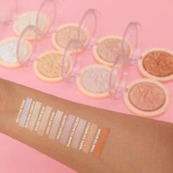 Makeup Revolution - Reloaded Highlighter Peach Lights 15 Makeup Revolution - Reloaded Highlighter Peach Lights -Cosmetica Promotiewinkel 1200x1200 3614