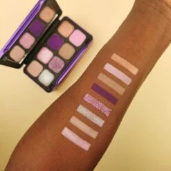 Makeup Revolution - Forever Flawless Dynamic Eyeshadow Palette -Cosmetica Promotiewinkel 1200x1200 983