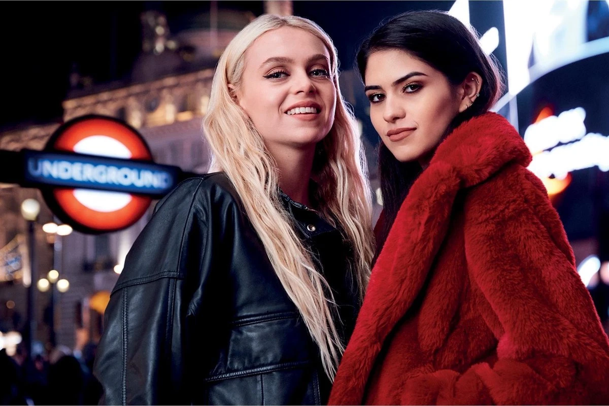 Rimmel London Lasting Finish Foundation - 100 Ivory 7 Rimmel London Lasting Finish Foundation - 100 Ivory - Afbeelding 7