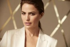 Max Factor Miracle Second Skin Foundation - 02 Fair Light -Cosmetica Promotiewinkel 1200x800 70