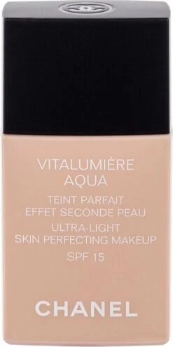 Nieuwe Producten 13 Chanel Vitalumiere Aqua Foundation - 30 Beige - SPF15 - 30 Ml