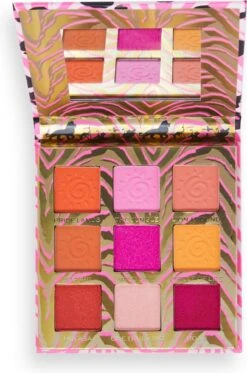 Makeup Revolution X Disney Lion King - I Walk On The Wild Side Shadow Palette -Cosmetica Promotiewinkel 794x1200 3