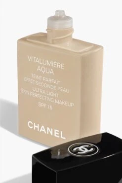 Chanel Vitalumiere Aqua Foundation - 30 Beige - SPF15 - 30 Ml -Cosmetica Promotiewinkel 800x1200 31