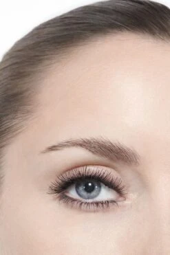 CHANEL Noir Allure Wimpermascara 10 11 CHANEL Noir Allure Wimpermascara 10 -Cosmetica Promotiewinkel 800x1200 7