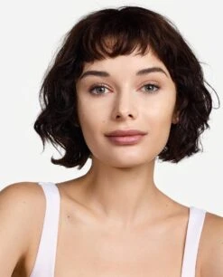 Clinique Beyond Perfecting Foundation + Concealer - 07 Cream Chamois -Cosmetica Promotiewinkel 970x1200 5